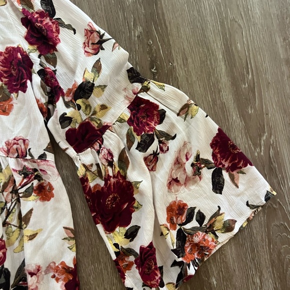 Deep V neck flowy tunic size XL - Picture 5 of 6